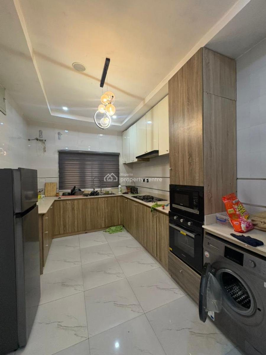 Well Renovated 4 Bedroom Terraced Duplex in a Secured Estate, Chevron, Lekki, Lagos, Terraced Duplex for Rent