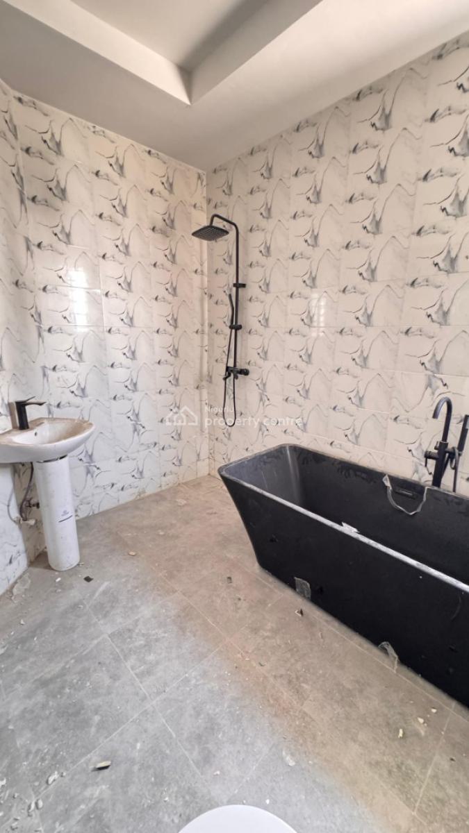 Beautiful 4 Bedroom Terrace  Duplex Featuring a Bq., Lekki, Lagos, Terraced Duplex for Sale