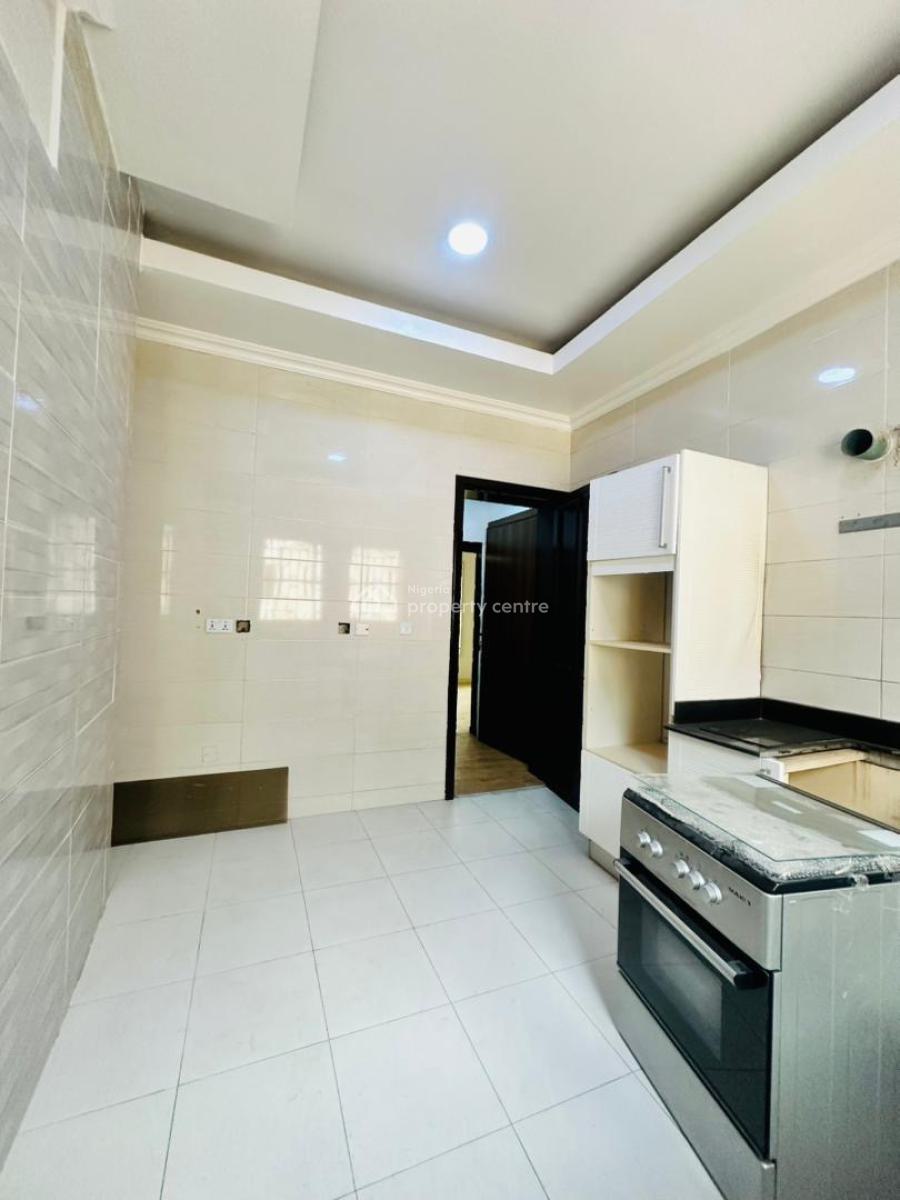 Spaciously Built 3 Bedroom Apartment, Lekki Phase 1, Lekki, Lagos, Flat / Apartment for Rent