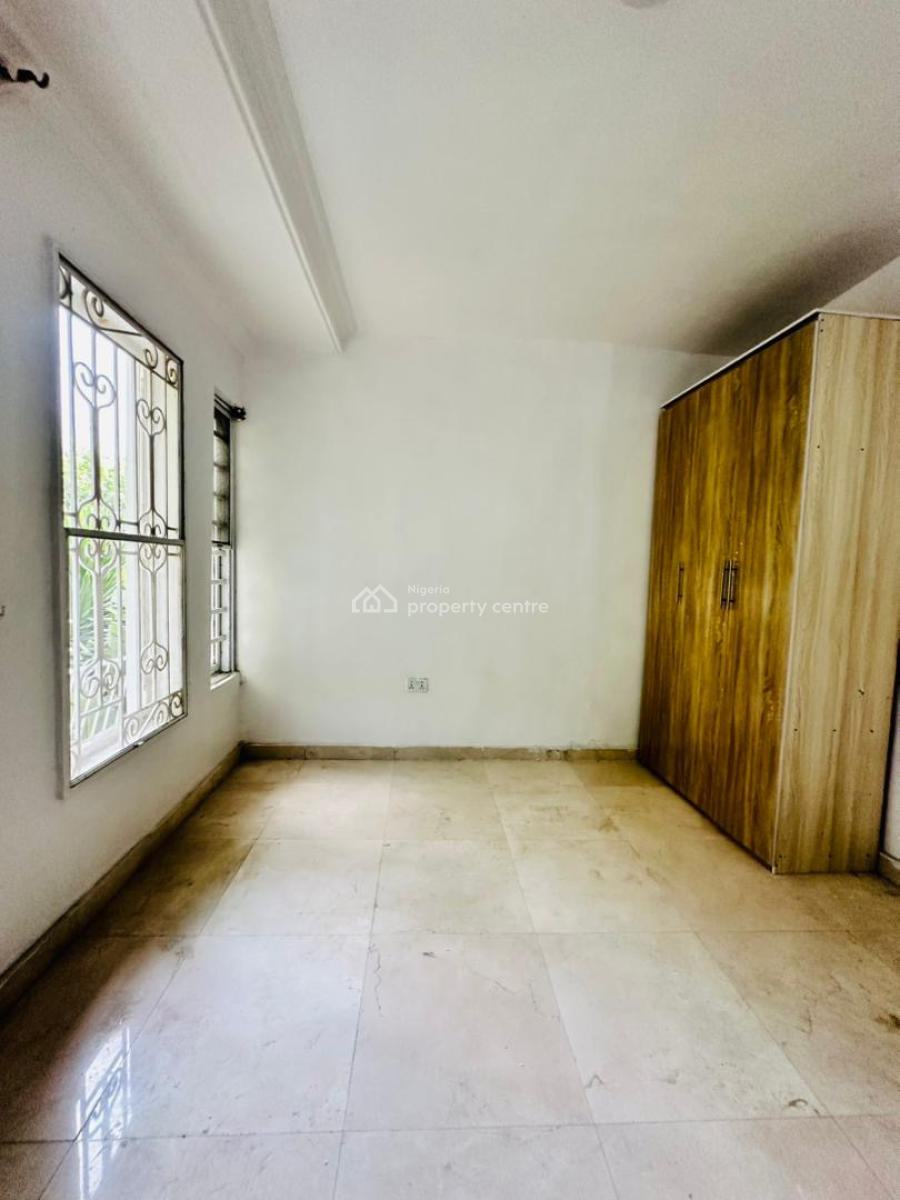 Spaciously Built 3 Bedroom Apartment, Lekki Phase 1, Lekki, Lagos, Flat / Apartment for Rent