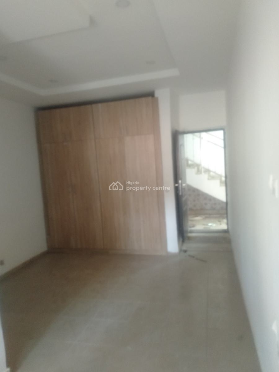Newly Renovated & Lovingly Finished 4-bedroom Semi-detached Duplex, 3rd Avenue, Gwarinpa, Abuja, Semi-detached Duplex for Rent
