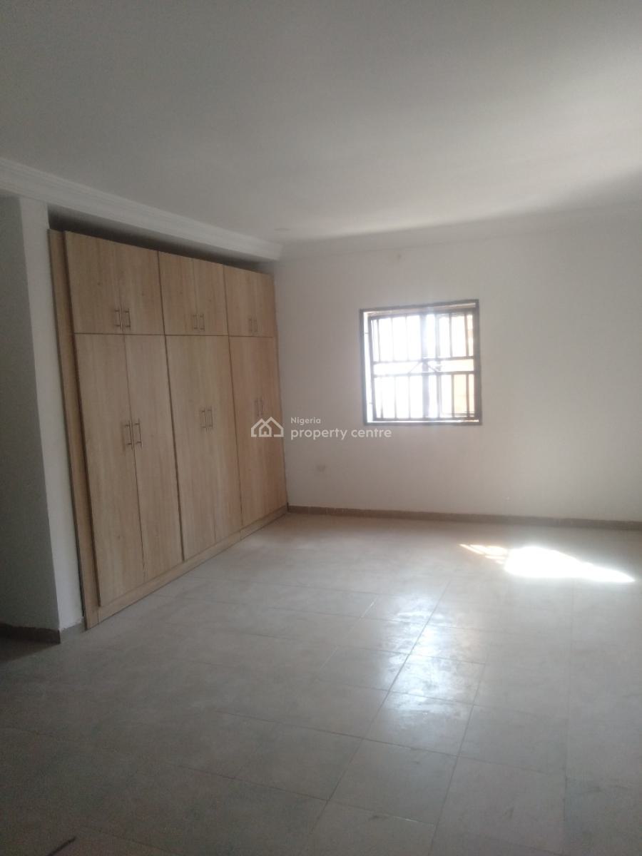 Newly Renovated & Lovingly Finished 4-bedroom Semi-detached Duplex, 3rd Avenue, Gwarinpa, Abuja, Semi-detached Duplex for Rent