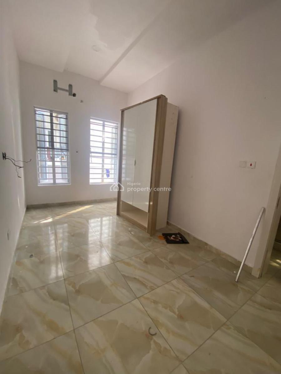 Single Room in a Shared Apartment, Ikota, Lekki, Lagos, House for Rent