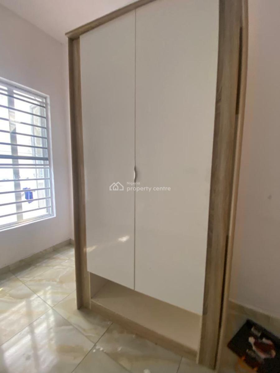 Single Room in a Shared Apartment, Ikota, Lekki, Lagos, House for Rent