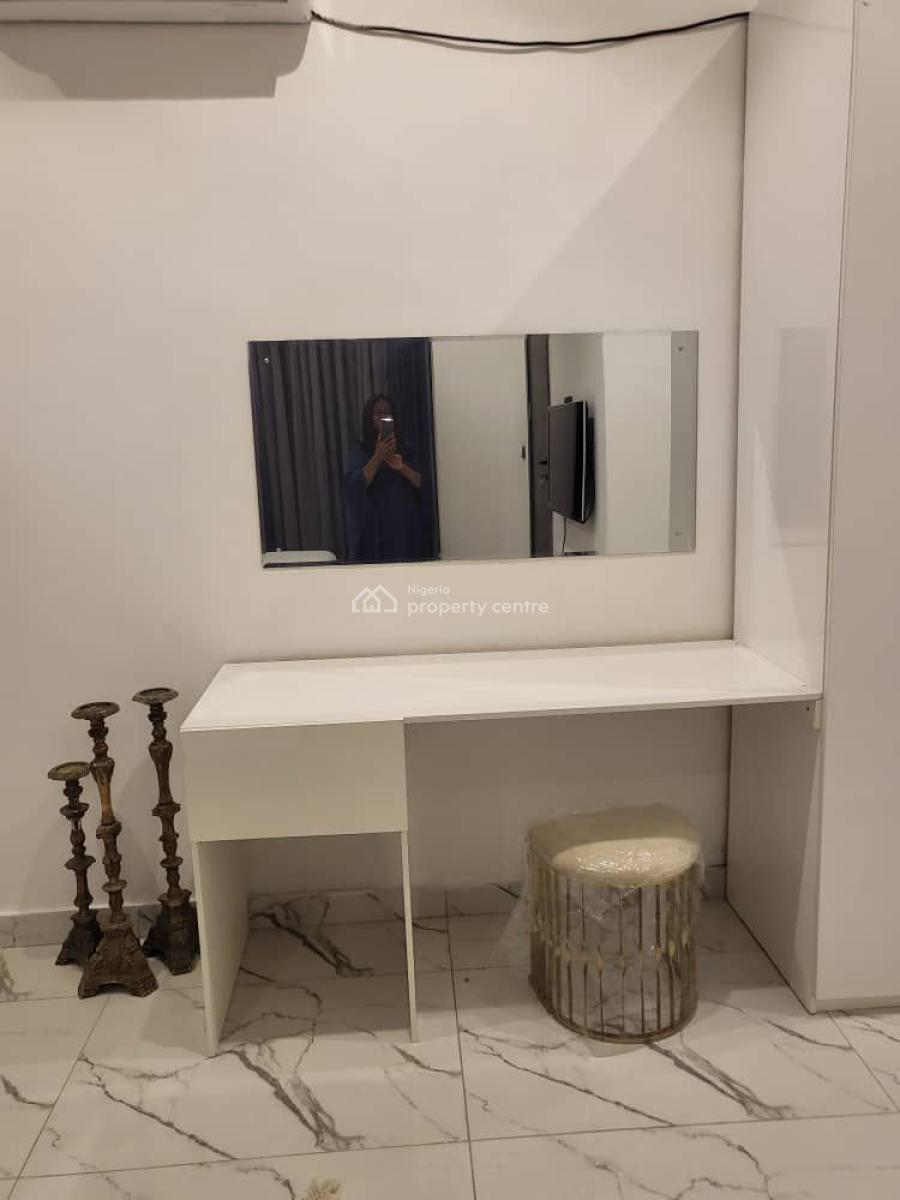 Spacious Tastefully Furnished 2 Bedroom Apartment, Lekki Phase 1, Lekki, Lagos, Flat / Apartment for Rent