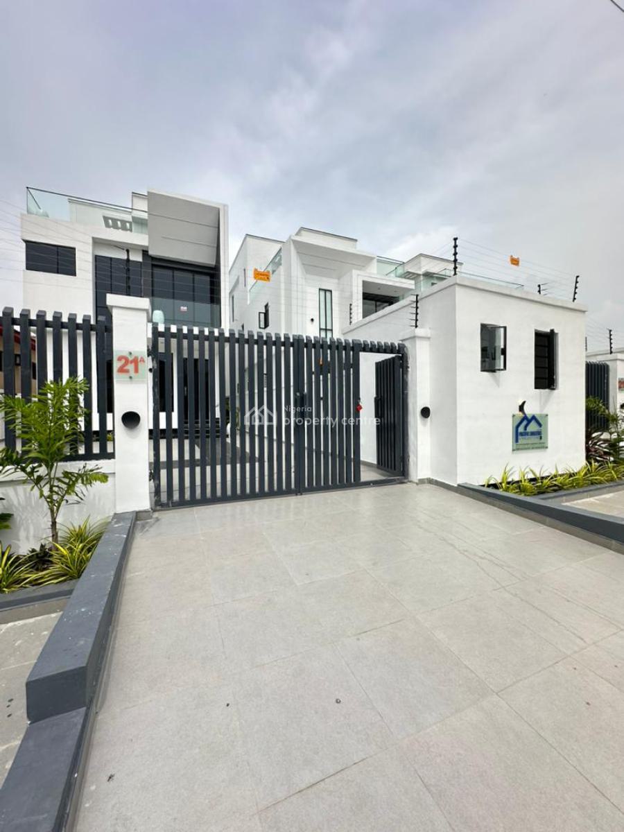 Elegantly Built 5 Bedroom Fully Detached Home with Pool, & Cinema, Lekki, Lagos, Detached Duplex for Sale