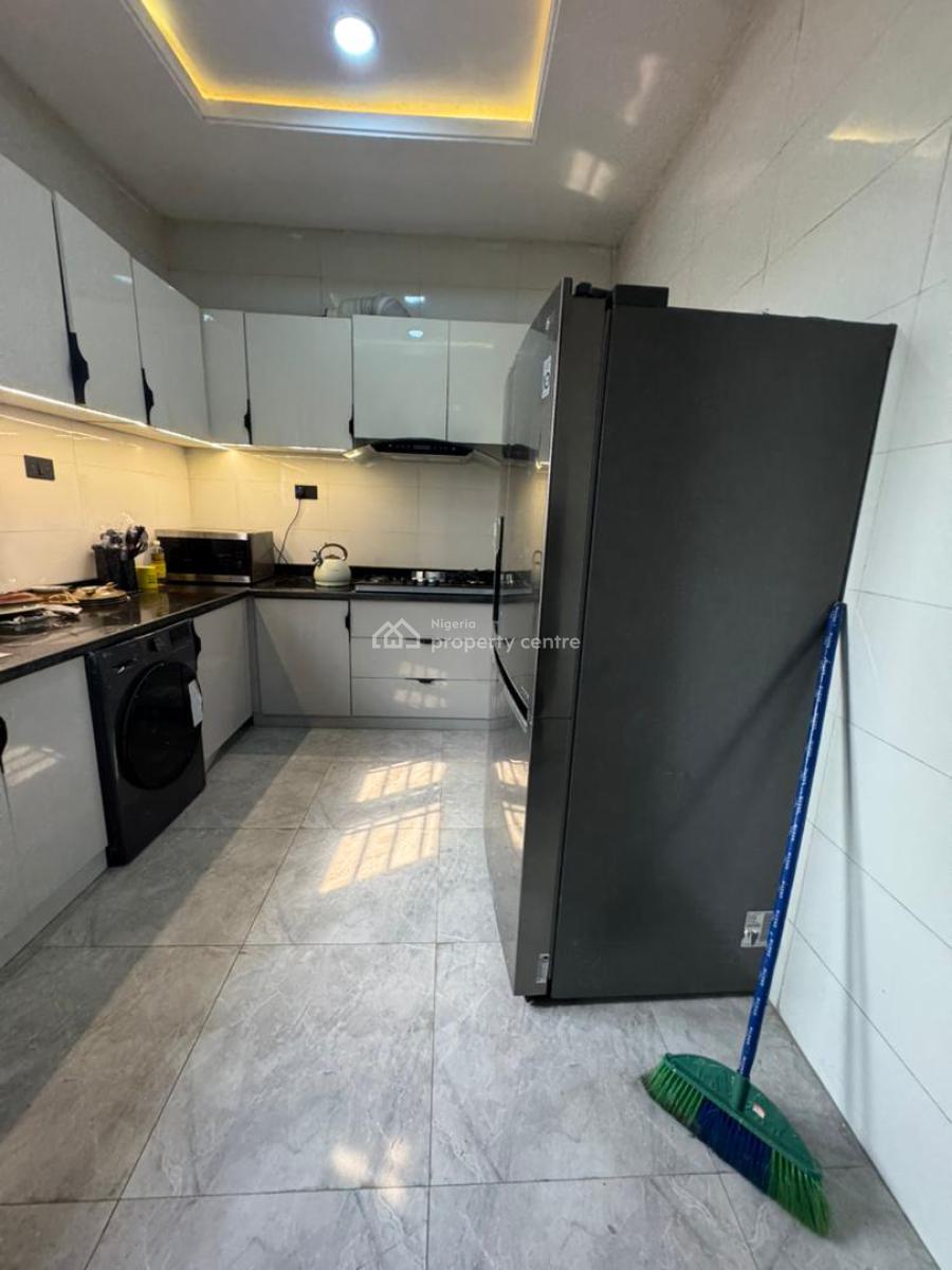 Luxury 3 Bedroom Apartments, Bush Street, Maryland, Lagos, Flat / Apartment Short Let