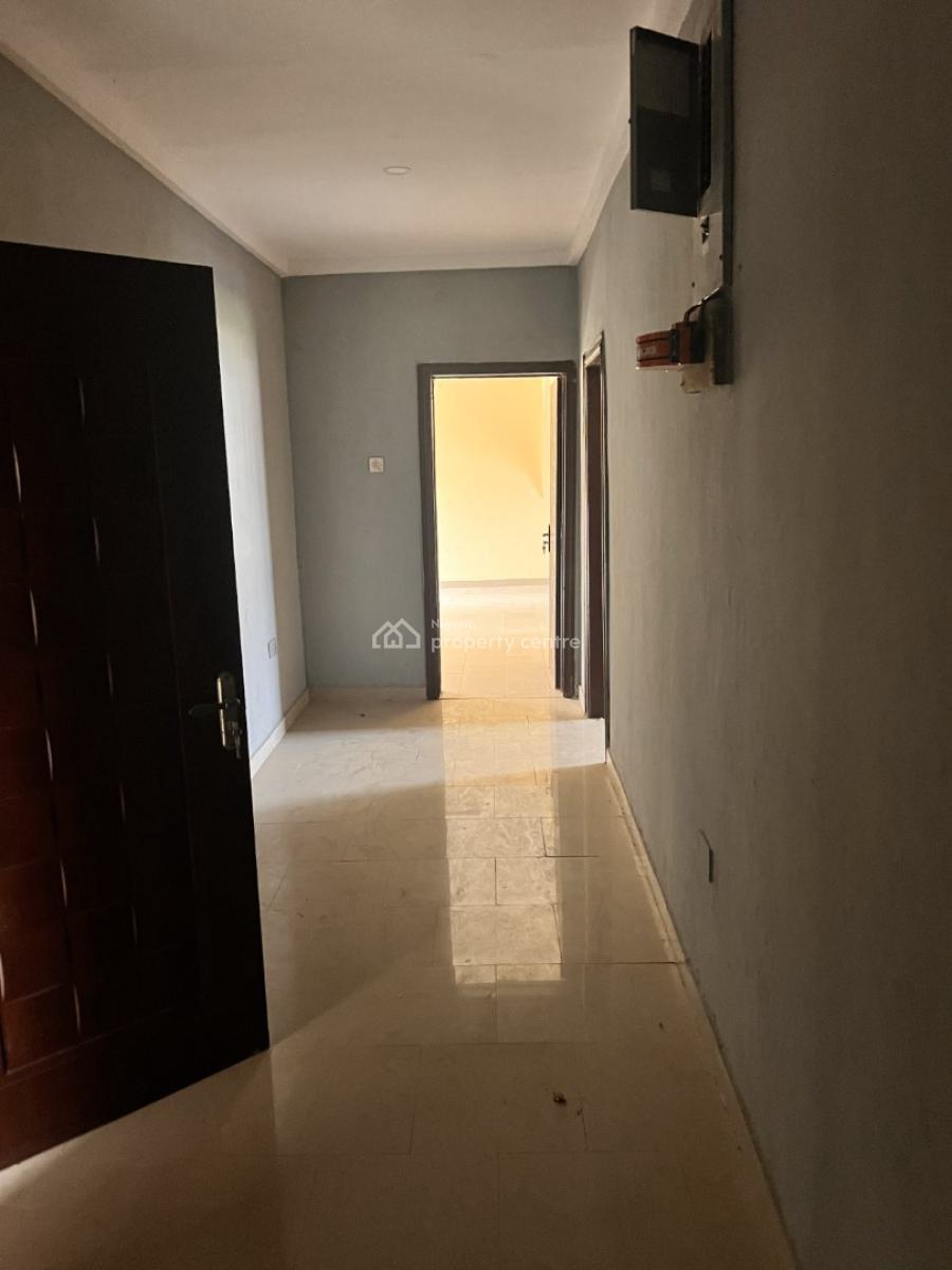 Neatly Used and Spacious 3 Bedroom Flat, Abijo, Lekki, Lagos, Flat / Apartment for Sale