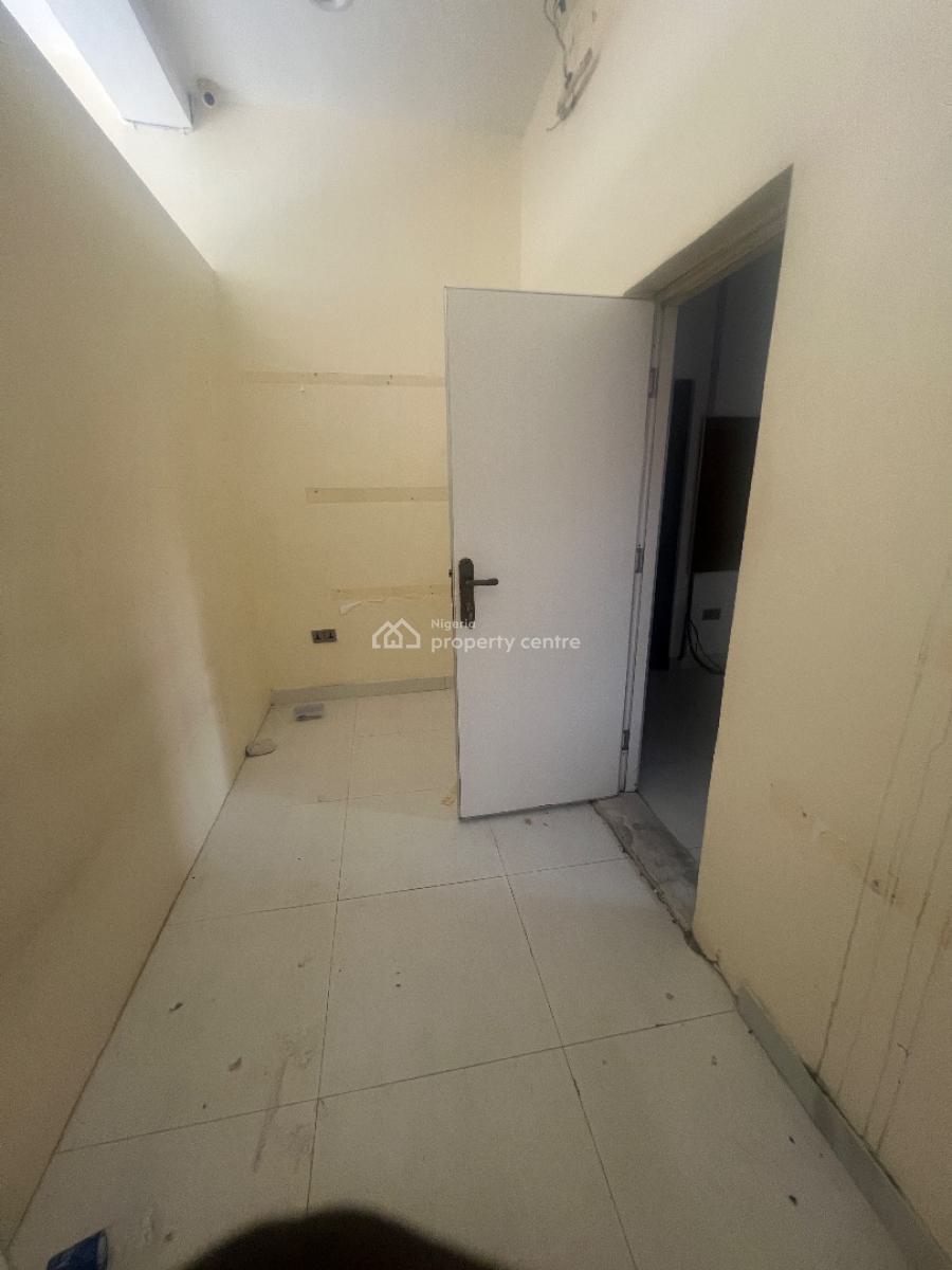 Shop Space Upstairs Facing Road with Office, Off Admiralty Way, Lekki Phase 1, Lekki, Lagos, Shop for Rent