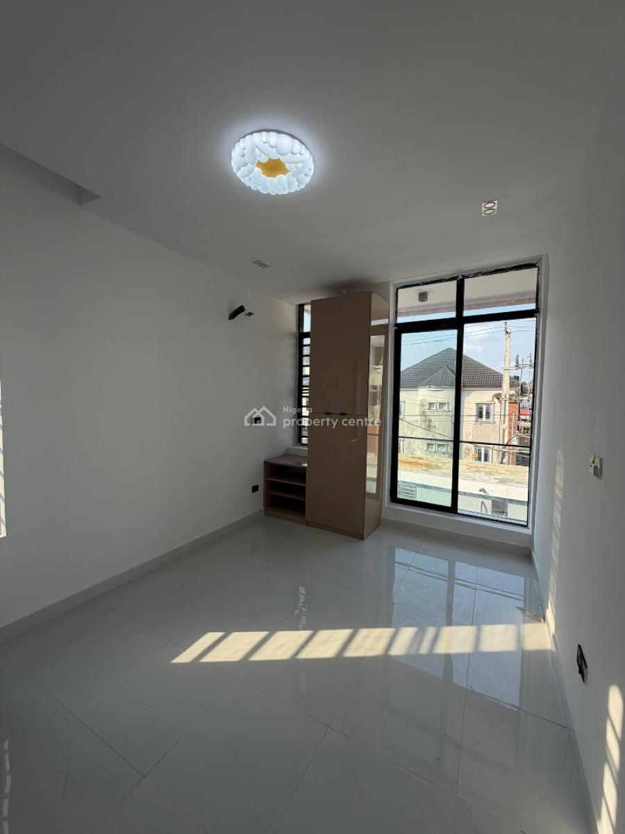 Serviced 2 Bedroom Flat, Ologolo, Lekki, Lagos, Flat / Apartment for Sale