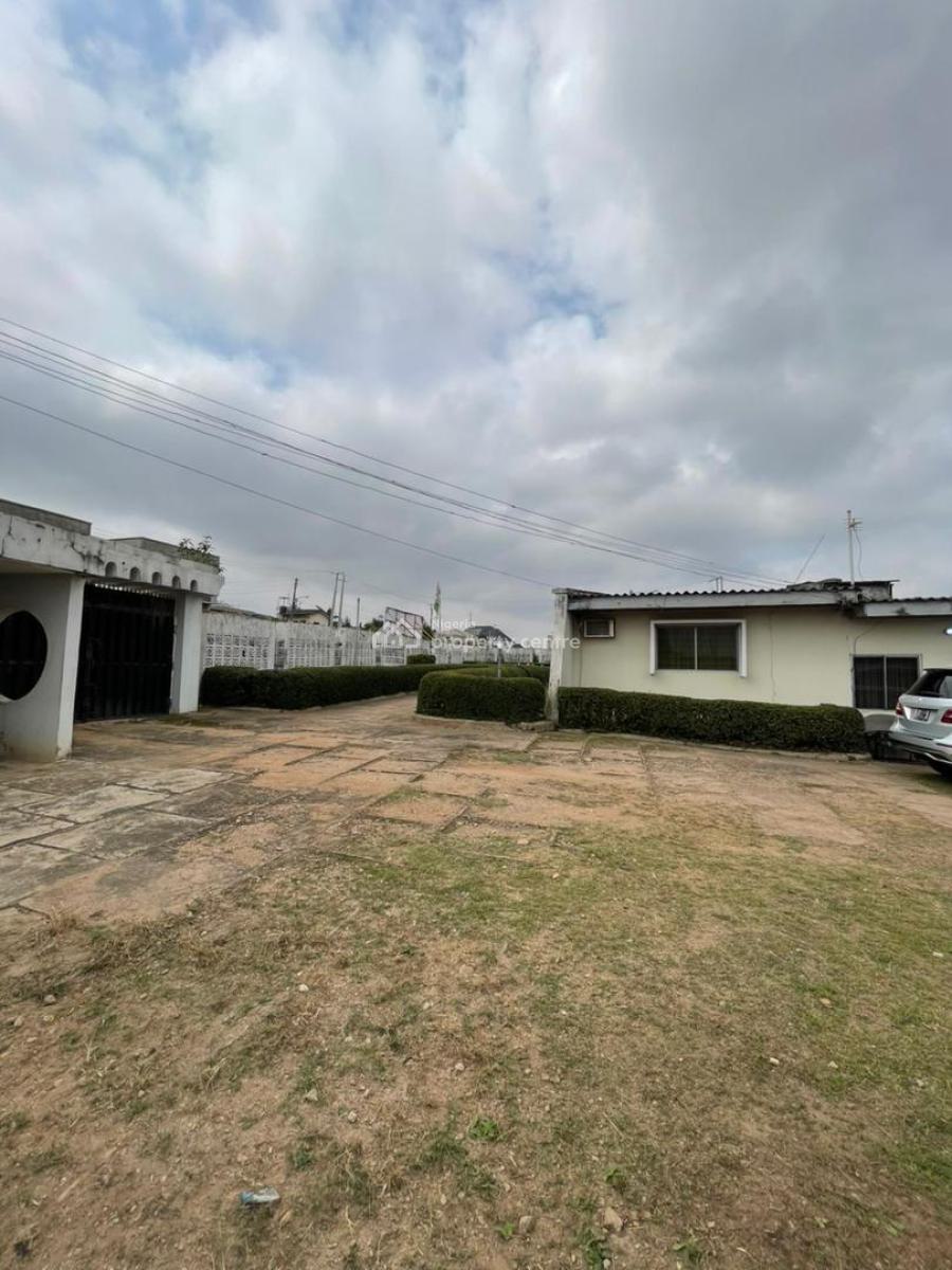 5 Bedroom Detached Bungalow with a 2 Bedroom Bq, Bashorun Housing Estate (air Force Estate), Akobo, Ibadan, Oyo, Detached Bungalow for Sale