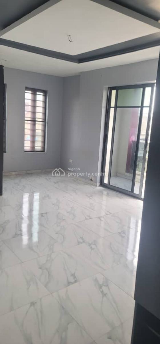 Serviced 2 Bedroom Apartment Upstairs, Ologolo, Lekki, Lagos, Flat / Apartment for Rent