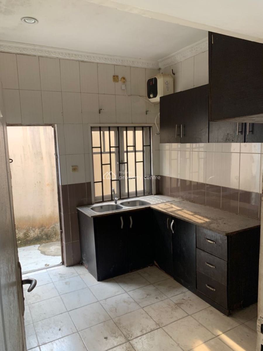 2 Bedroom Bungalow, Self Compound, Omole Phase 2, Ikeja, Lagos, Flat / Apartment for Rent