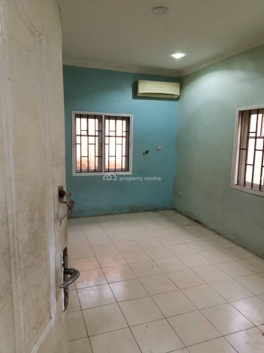 2 Bedroom Bungalow, Self Compound, Omole Phase 2, Ikeja, Lagos, Flat / Apartment for Rent