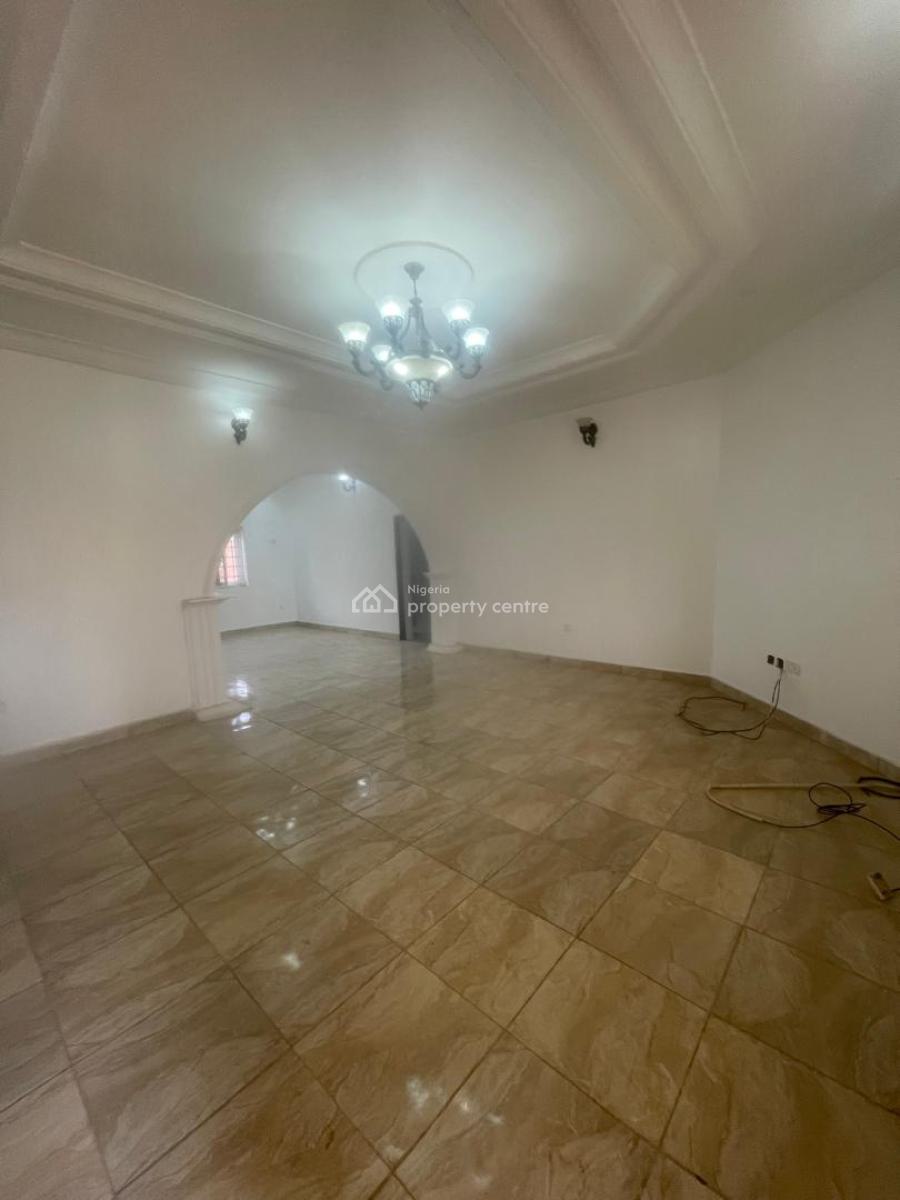 Standard 3 Bedroom Apartment on The Ground Floor on a Tarred Road, Jahi, Abuja, Flat / Apartment for Rent