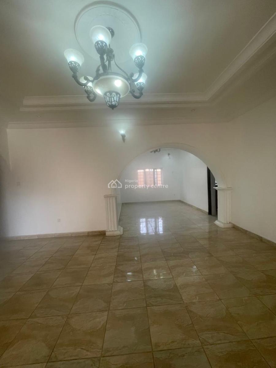 Standard 3 Bedroom Apartment on The Ground Floor on a Tarred Road, Jahi, Abuja, Flat / Apartment for Rent