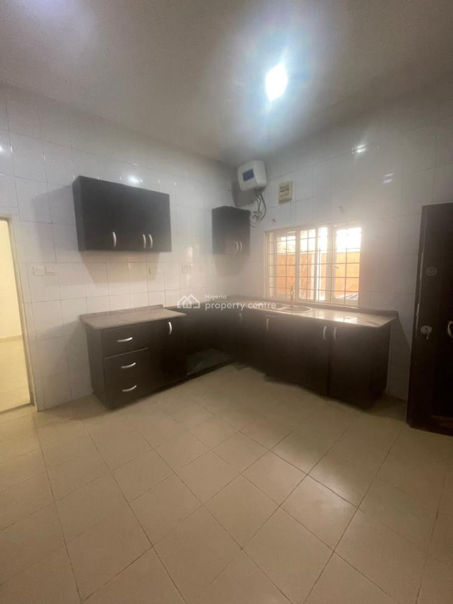 Standard 3 Bedroom Apartment on The Ground Floor on a Tarred Road, Jahi, Abuja, Flat / Apartment for Rent