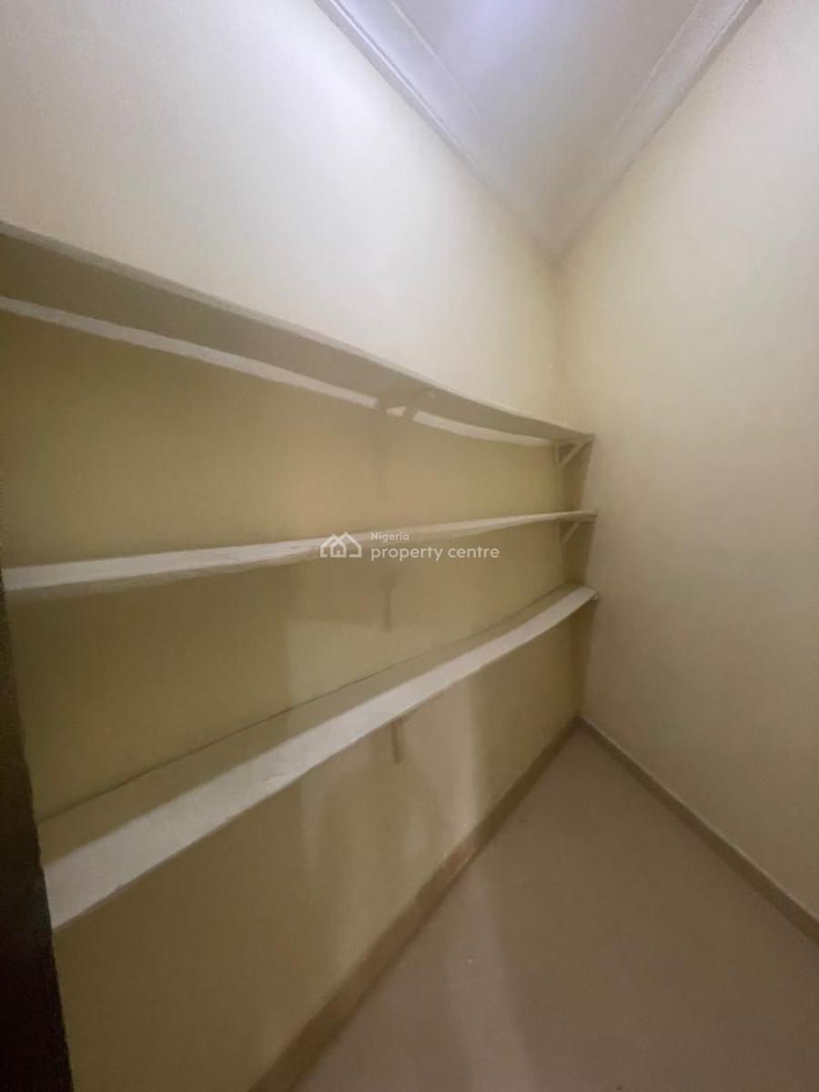 Standard 3 Bedroom Apartment on The Ground Floor on a Tarred Road, Jahi, Abuja, Flat / Apartment for Rent