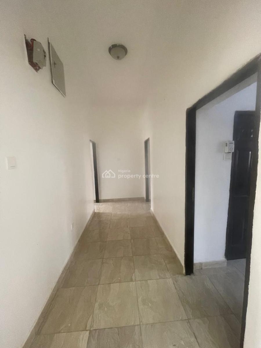 Standard 3 Bedroom Apartment on The Ground Floor on a Tarred Road, Jahi, Abuja, Flat / Apartment for Rent