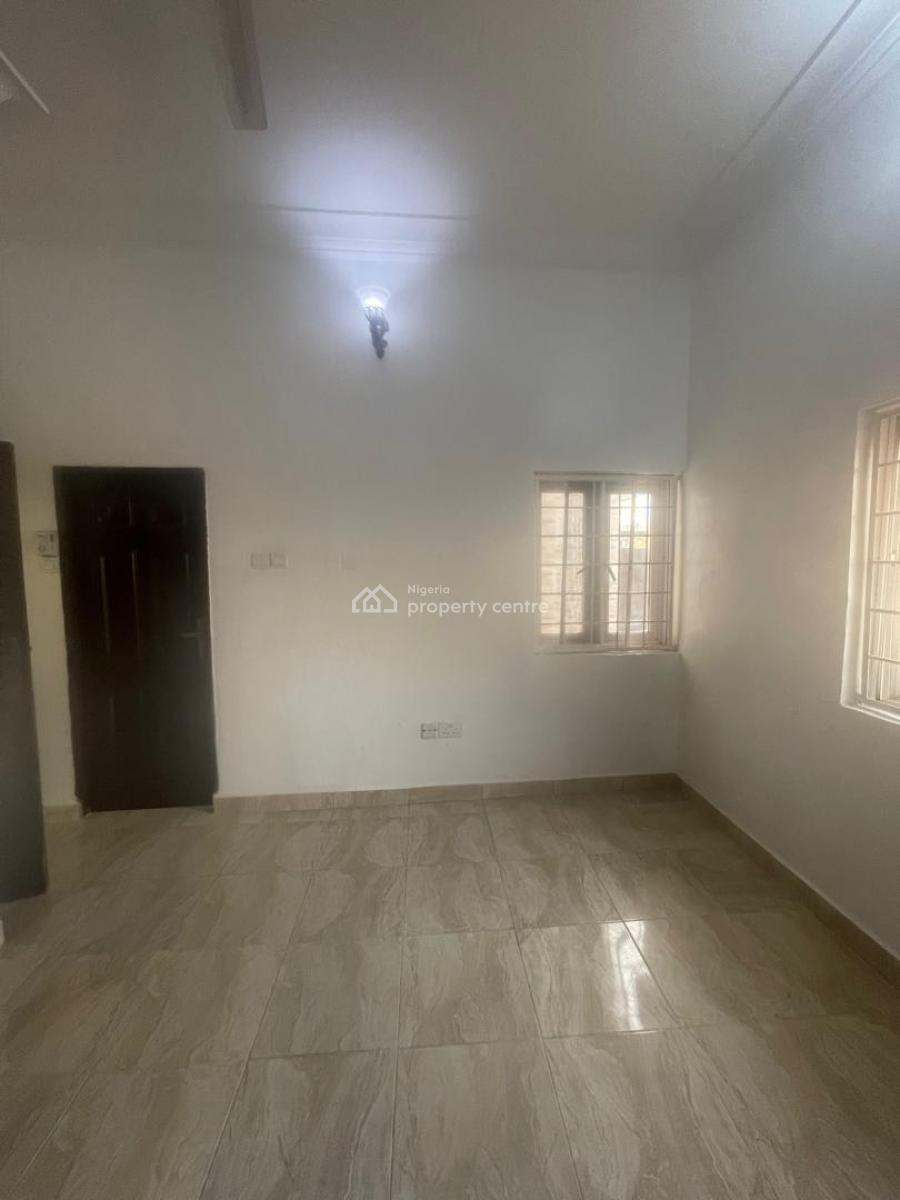 Standard 3 Bedroom Apartment on The Ground Floor on a Tarred Road, Jahi, Abuja, Flat / Apartment for Rent