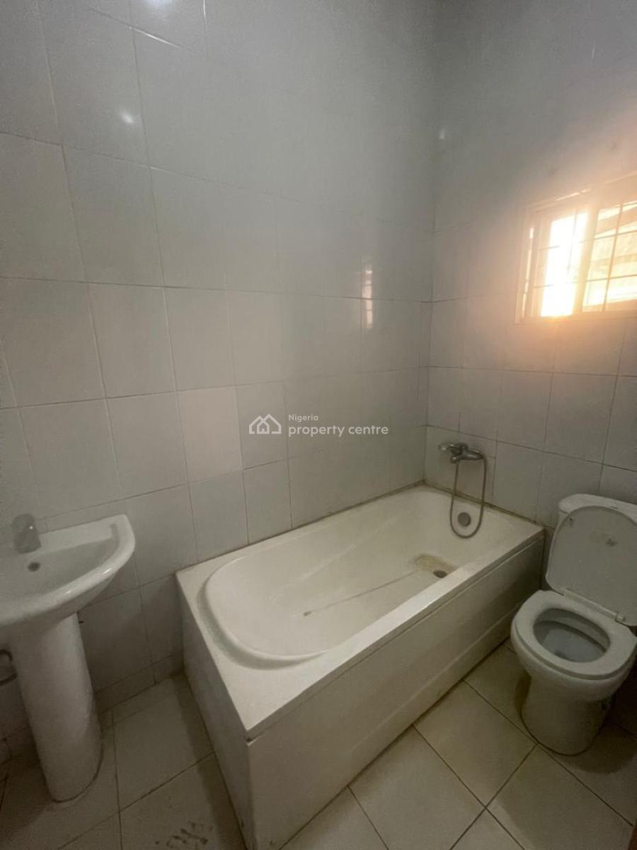 Standard 3 Bedroom Apartment on The Ground Floor on a Tarred Road, Jahi, Abuja, Flat / Apartment for Rent