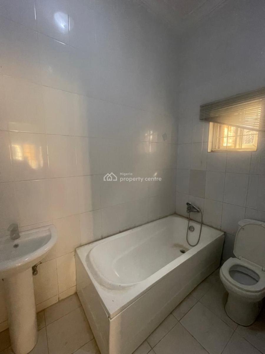 Standard 3 Bedroom Apartment on The Ground Floor on a Tarred Road, Jahi, Abuja, Flat / Apartment for Rent