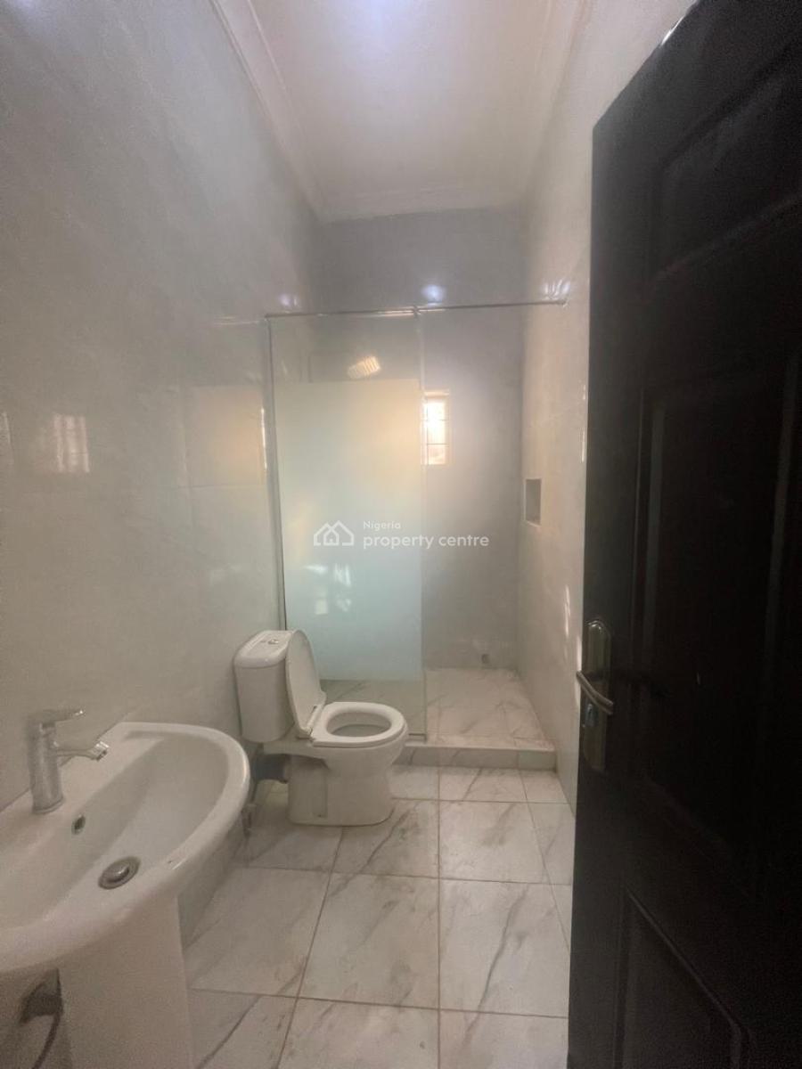 Standard 3 Bedroom Apartment on The Ground Floor on a Tarred Road, Jahi, Abuja, Flat / Apartment for Rent