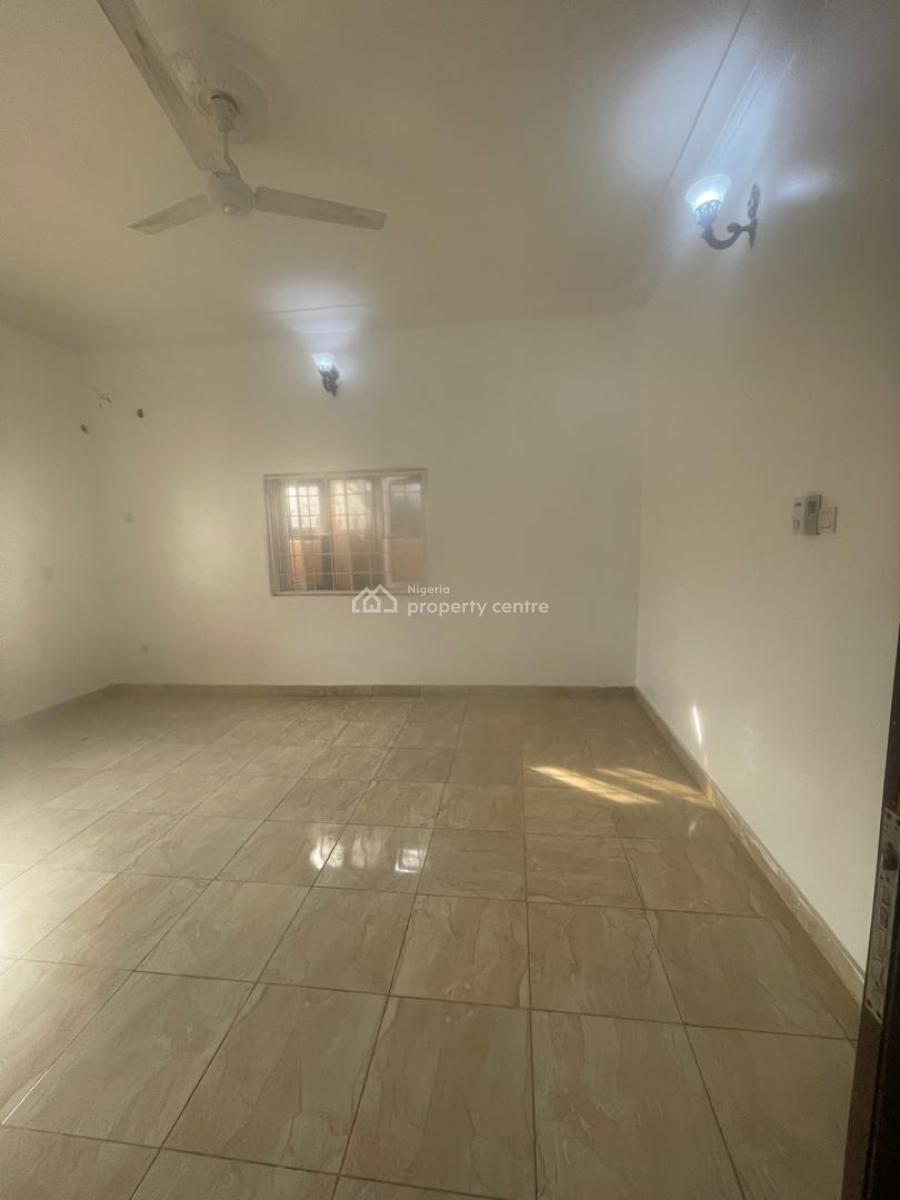 Standard 3 Bedroom Apartment on The Ground Floor on a Tarred Road, Jahi, Abuja, Flat / Apartment for Rent