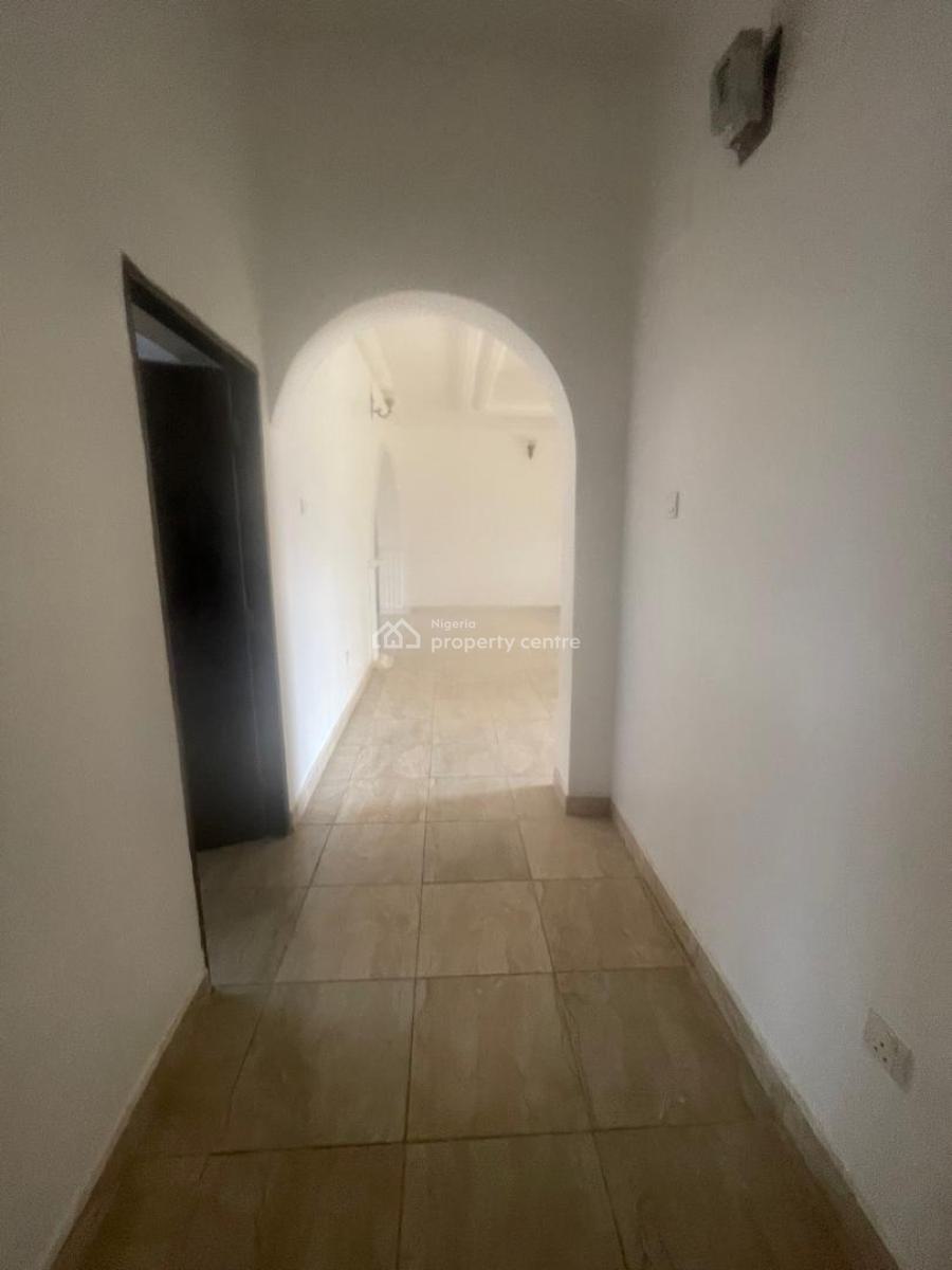 Standard 3 Bedroom Apartment on The Ground Floor on a Tarred Road, Jahi, Abuja, Flat / Apartment for Rent