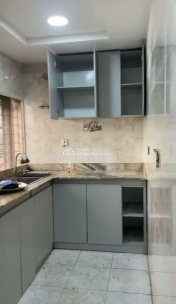 Executive Fully Finished Luxury 2 Bedroom Flat Upstairs., Ramat, Gra, Ogudu, Lagos, Flat / Apartment for Rent
