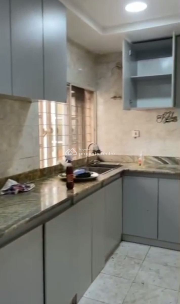 Executive Fully Finished Luxury 2 Bedroom Flat Upstairs., Ramat, Gra, Ogudu, Lagos, Flat / Apartment for Rent