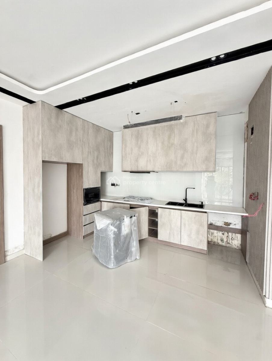 Lovely 2 Bedroom Apartment, Lekki Phase 1, Lekki Phase 1, Lekki, Lagos, Block of Flats for Sale