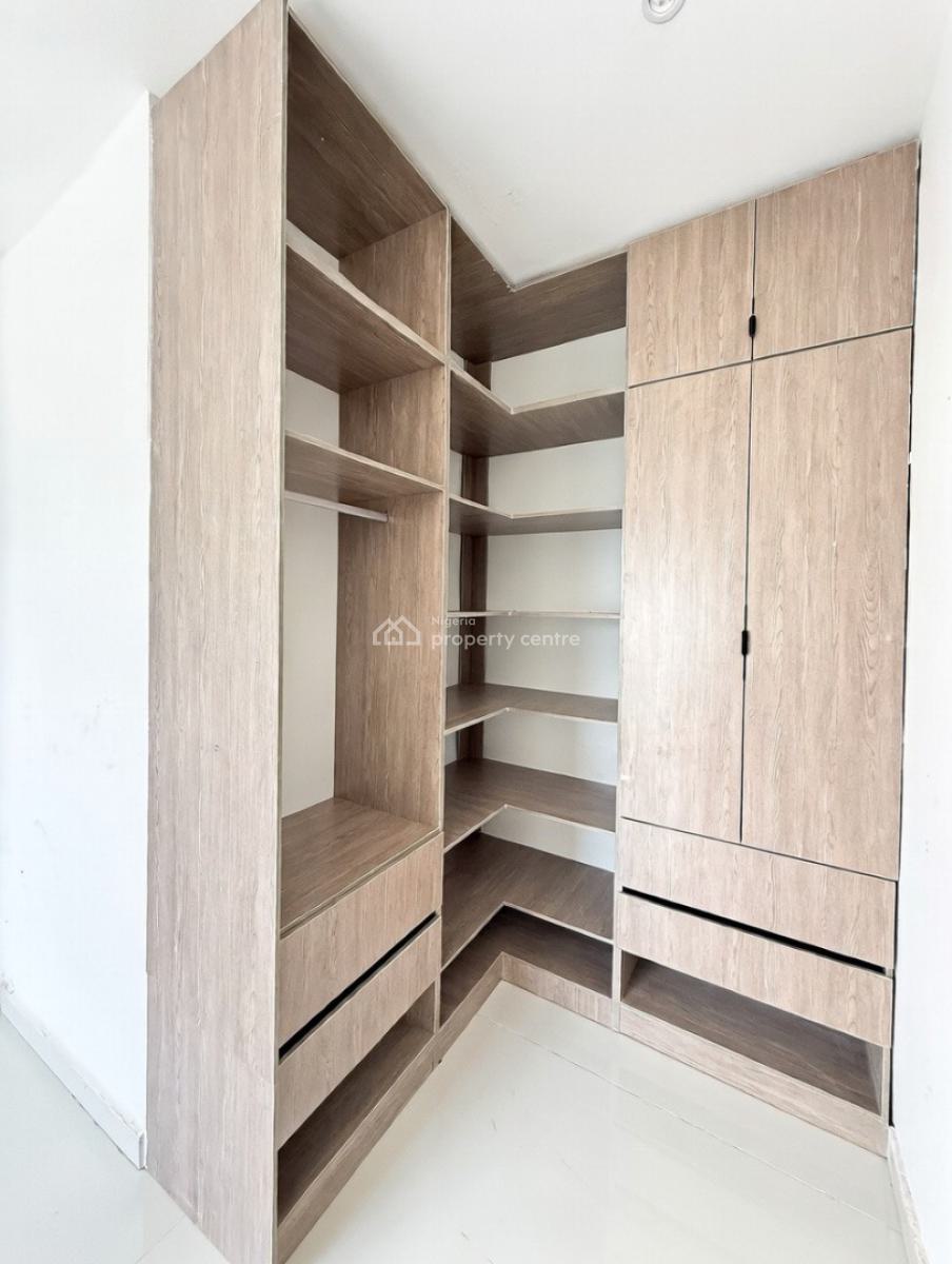 Lovely 2 Bedroom Apartment, Lekki Phase 1, Lekki Phase 1, Lekki, Lagos, Block of Flats for Sale