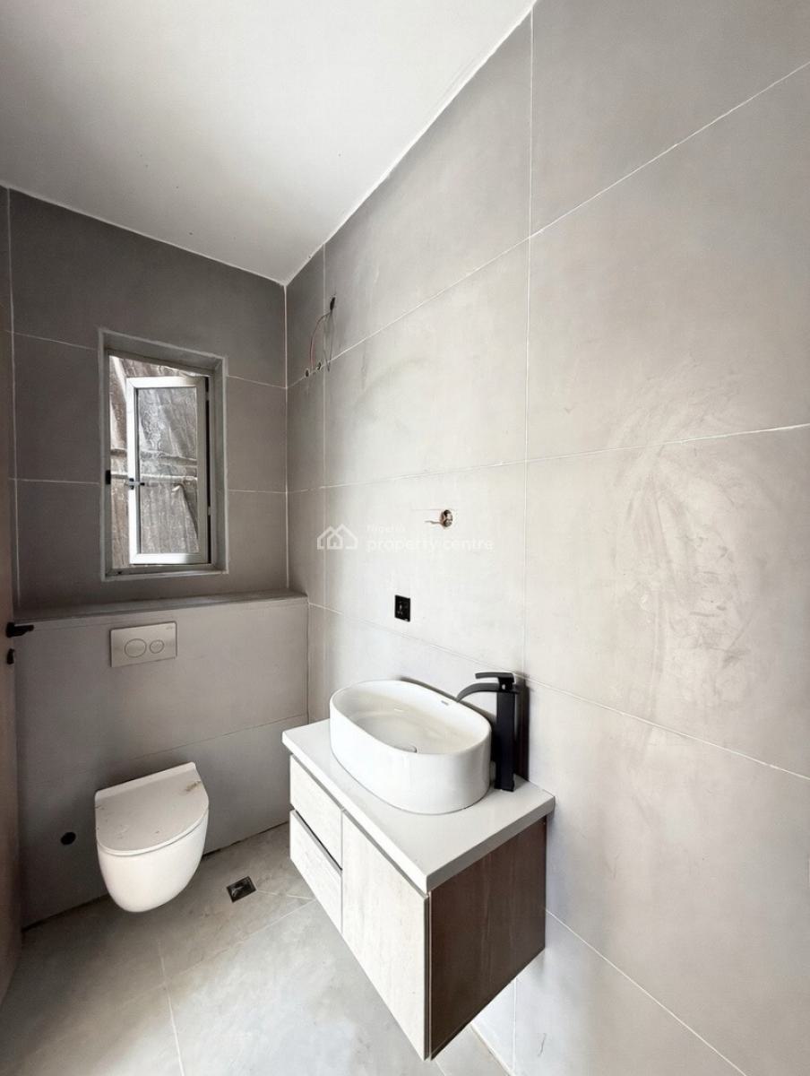 Lovely 2 Bedroom Apartment, Lekki Phase 1, Lekki Phase 1, Lekki, Lagos, Block of Flats for Sale