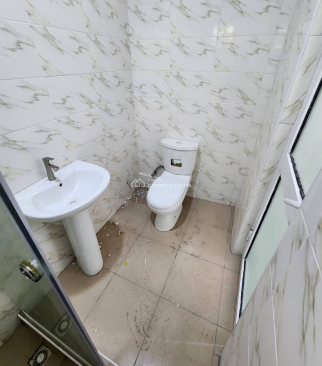 Fully Service 2 Bedrooms Apartment at Ologolo, Ologolo, Ologolo, Lekki, Lagos, Flat / Apartment for Rent