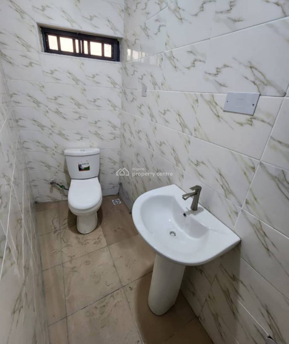 Fully Service 2 Bedrooms Apartment at Ologolo, Ologolo, Ologolo, Lekki, Lagos, Flat / Apartment for Rent