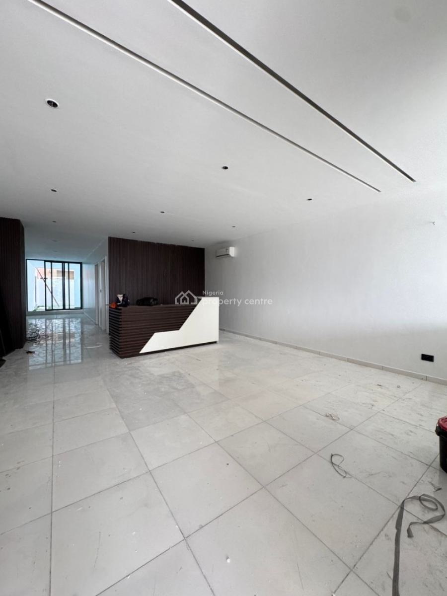 Spacious Fully Serviced   2  Bedroom Apartment, Oniru, Oniru, Victoria Island (vi), Lagos, Block of Flats for Sale