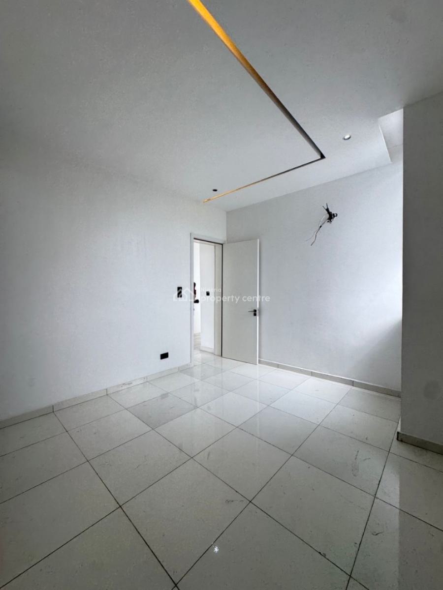 Spacious Fully Serviced   2  Bedroom Apartment, Oniru, Oniru, Victoria Island (vi), Lagos, Block of Flats for Sale