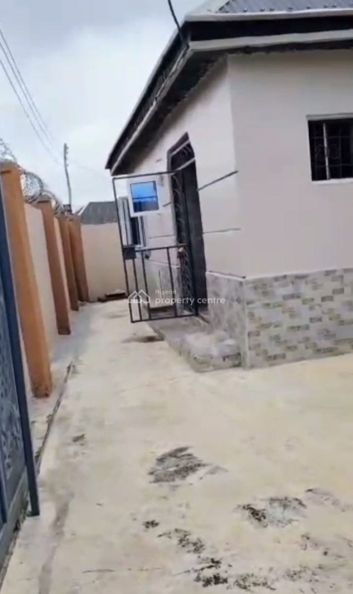 Spacious 3 Bedroom Detached Bungalow, Fha (f.h.a), Lugbe District, Abuja, Detached Bungalow for Sale