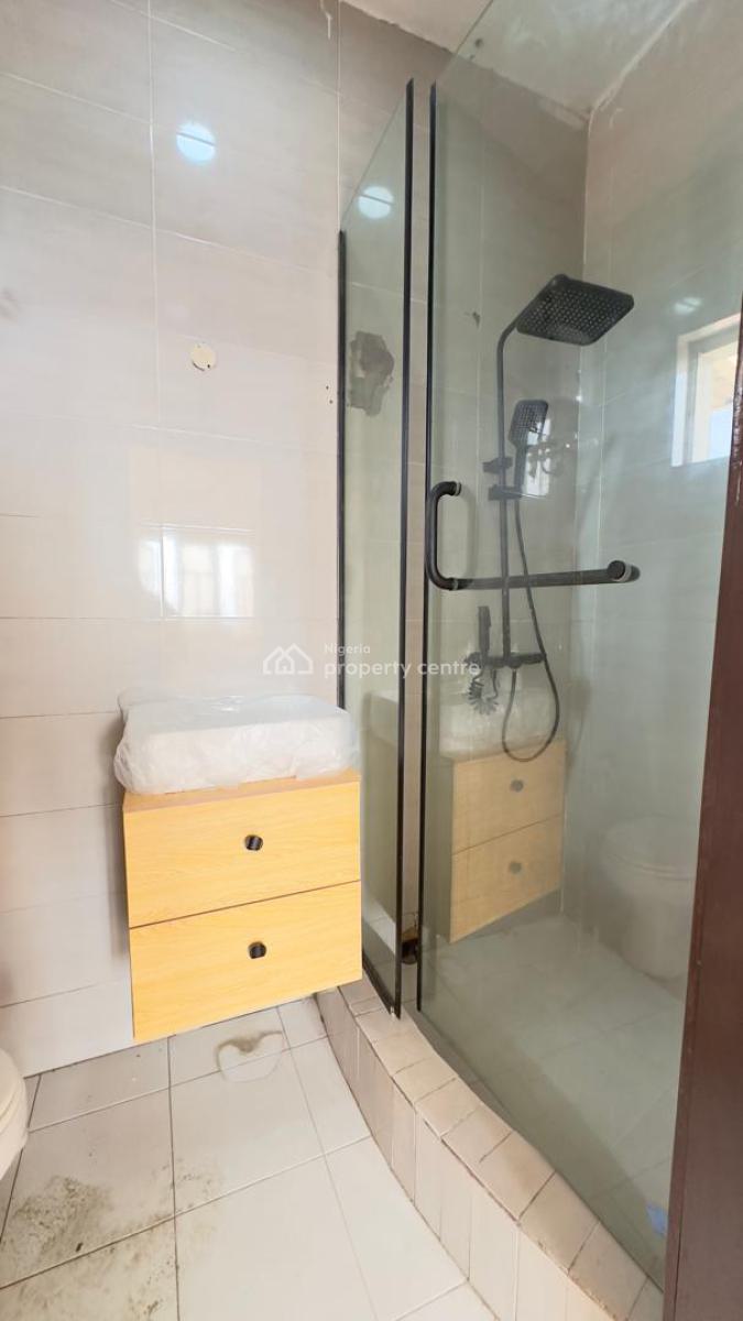 Standard Studio Apartment with Kitchenette & Swimming Pool, Canal West Estate, Osapa, Lekki, Lagos, Self Contain (single Rooms) for Rent