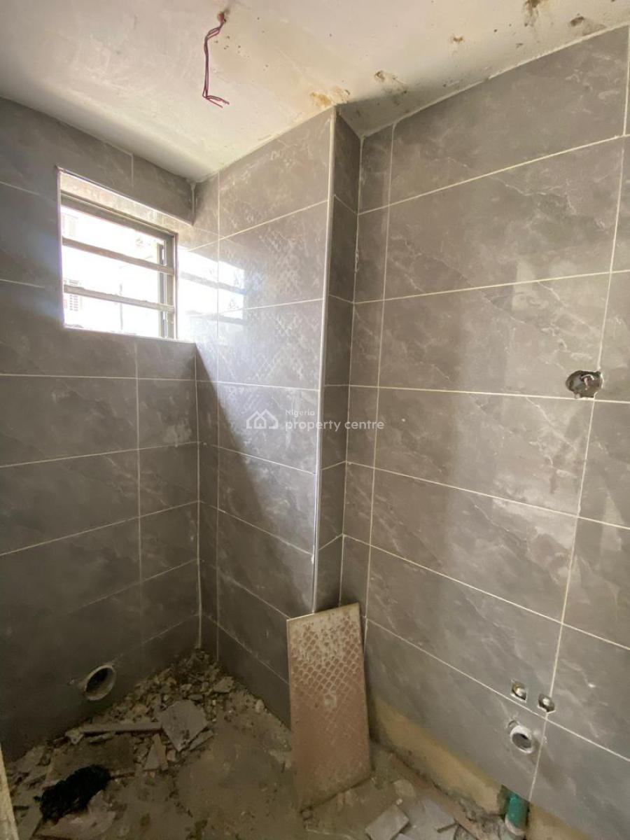 Spacious 2 Bedroom Apartment in a Secure and Serene Estate, Lekki, Lagos, Flat / Apartment for Sale