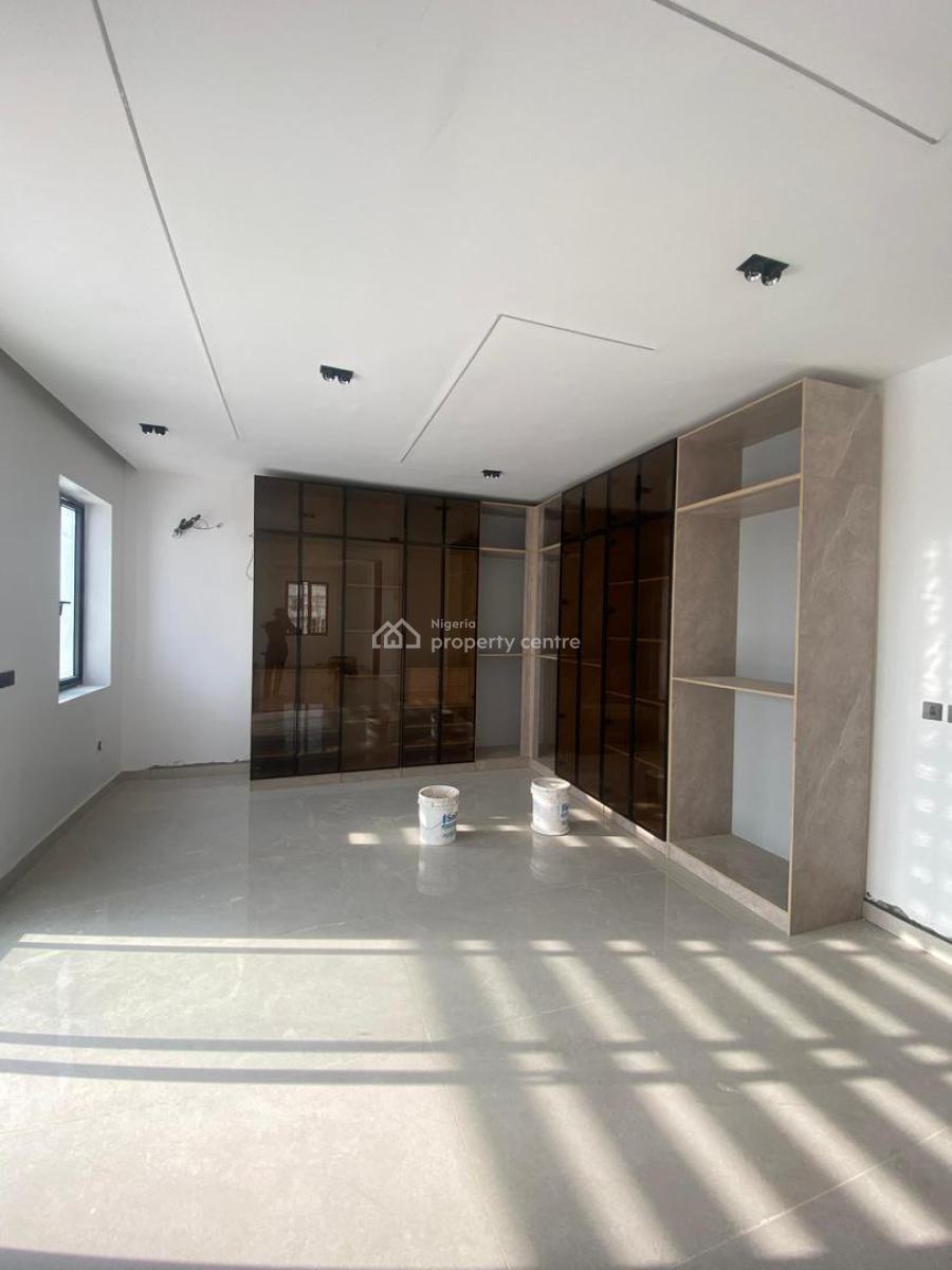 Spacious 6-bedroom Fully Detached Duplex with Bq in a Secure Estate, Lekki Phase 1, Lekki, Lagos, Detached Duplex for Sale