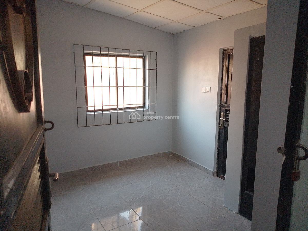 Standard 2 Bedroom Flat, Old Redeemed Church Street, Off Andrew Ighelli Street,, Fha (f.h.a), Lugbe District, Abuja, Flat / Apartment for Rent