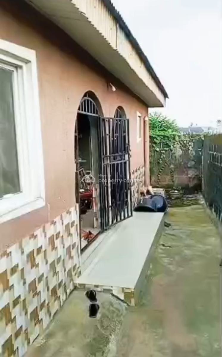 Solid Setback 3bedrrom Available in a Good Location. Video Available, Agbenugba Whitehouse, Command, Via Abule-egba, Lagos State, Abule Egba, Agege, Lagos, House for Sale