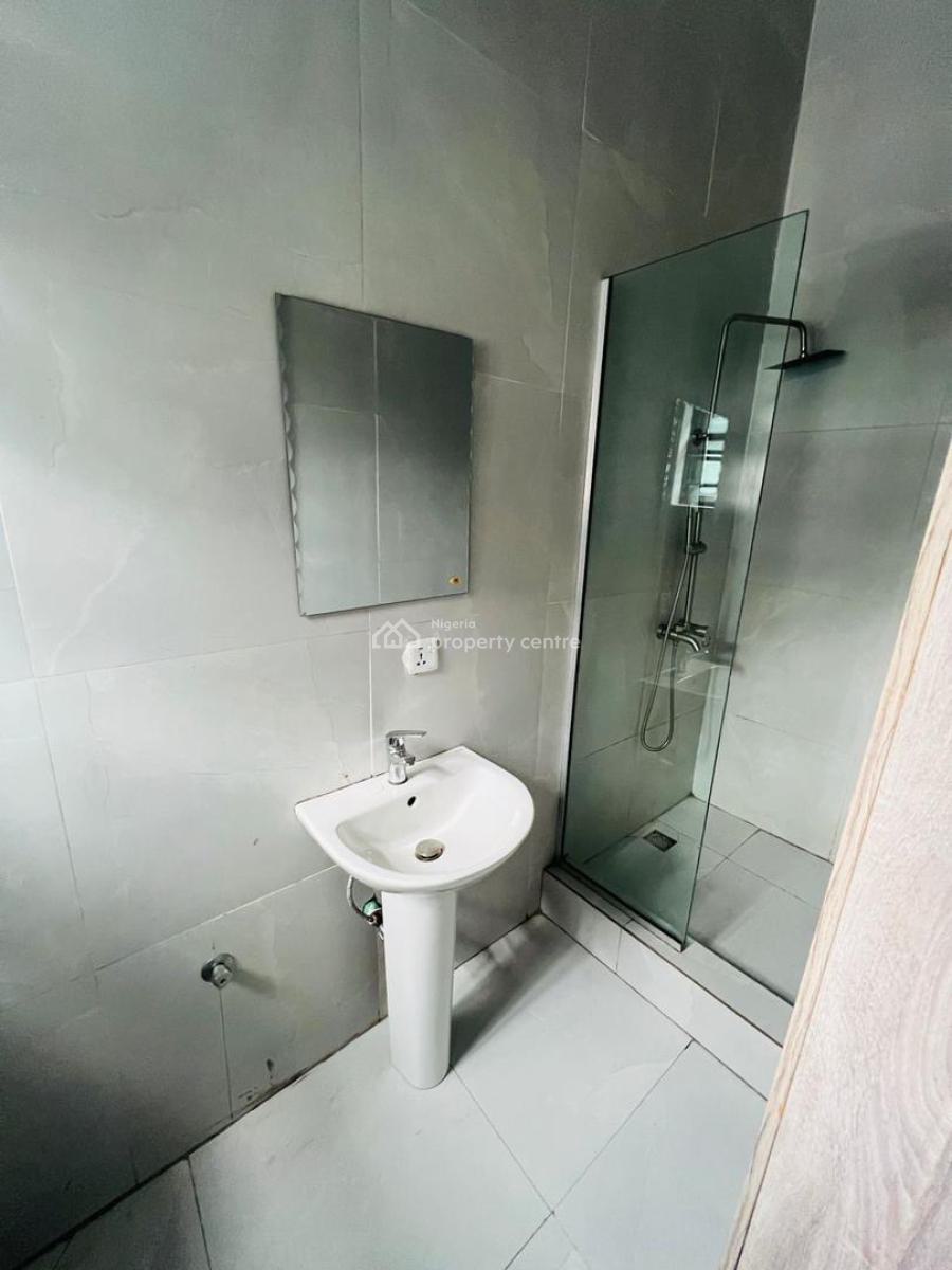 Lovely Room (upstairs) in a Shared Apartment, Royal Pine Gate 1, By Orchid Road, Lekki, Lagos, Lekki, Lagos, Self Contain (single Rooms) for Rent