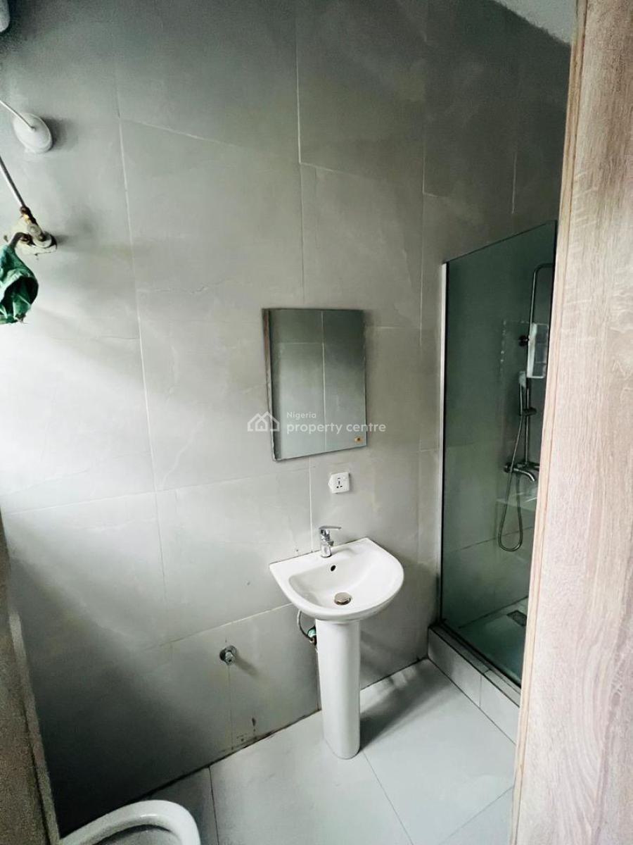 Lovely Room (upstairs) in a Shared Apartment, Royal Pine Gate 1, By Orchid Road, Lekki, Lagos, Lekki, Lagos, Self Contain (single Rooms) for Rent