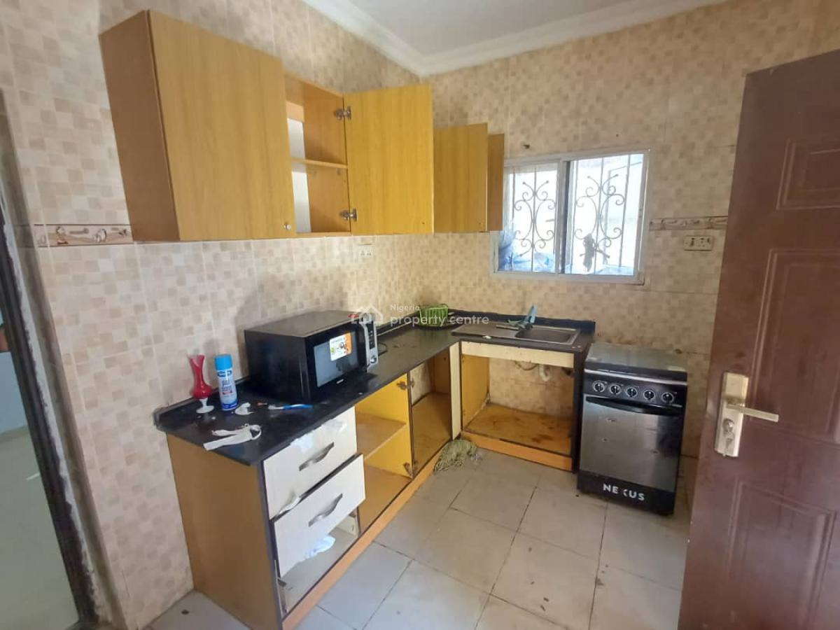 2bedroom Flat with Bq in a Secured Estate, Lekki Phase 1, Lekki, Lagos, Flat / Apartment for Rent