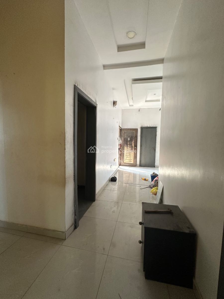 Spacious 3 Bedroom Flat, Illasan, Lekki, Lagos, Flat / Apartment for Rent