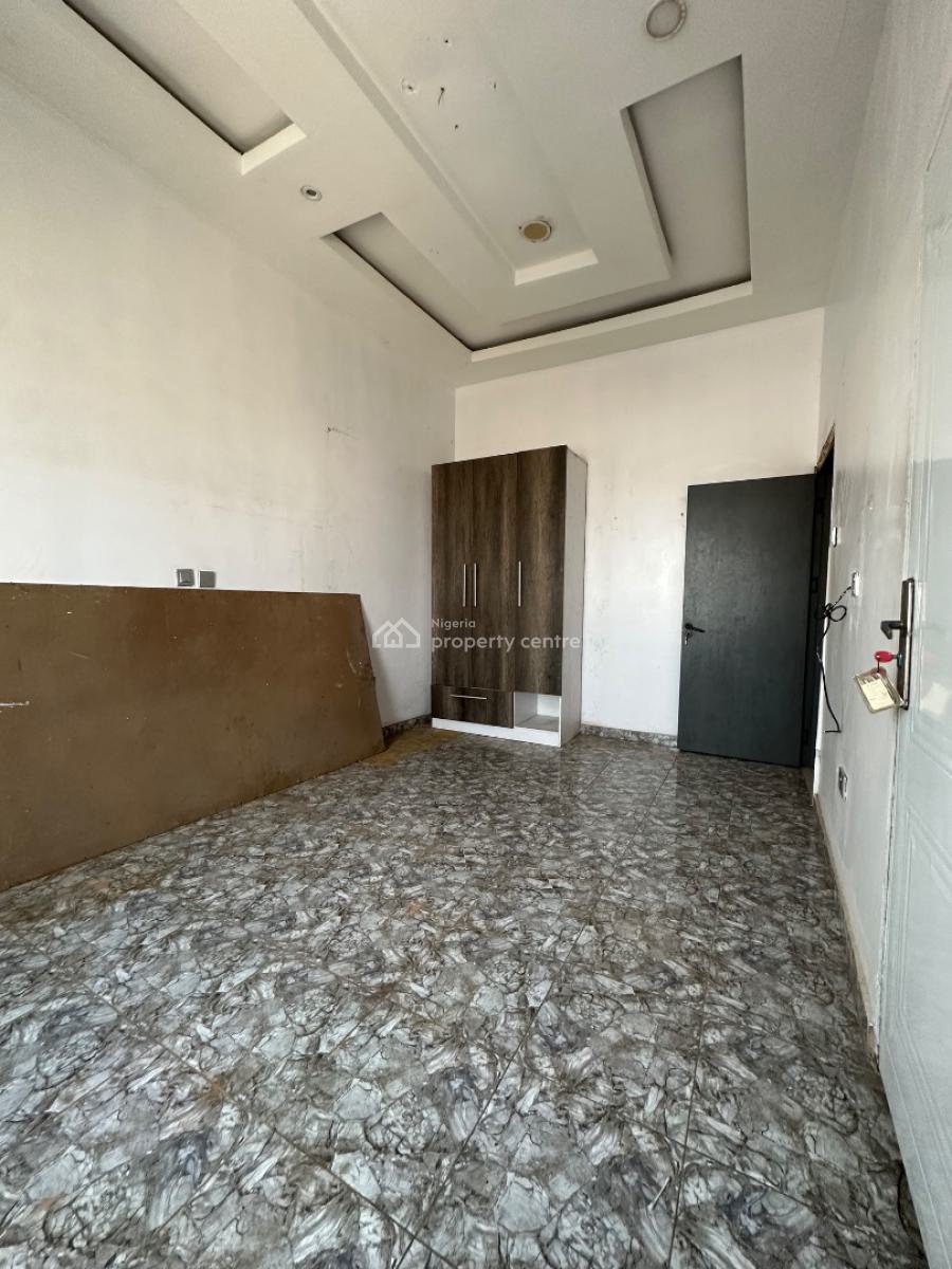 Spacious 3 Bedroom Flat, Illasan, Lekki, Lagos, Flat / Apartment for Rent