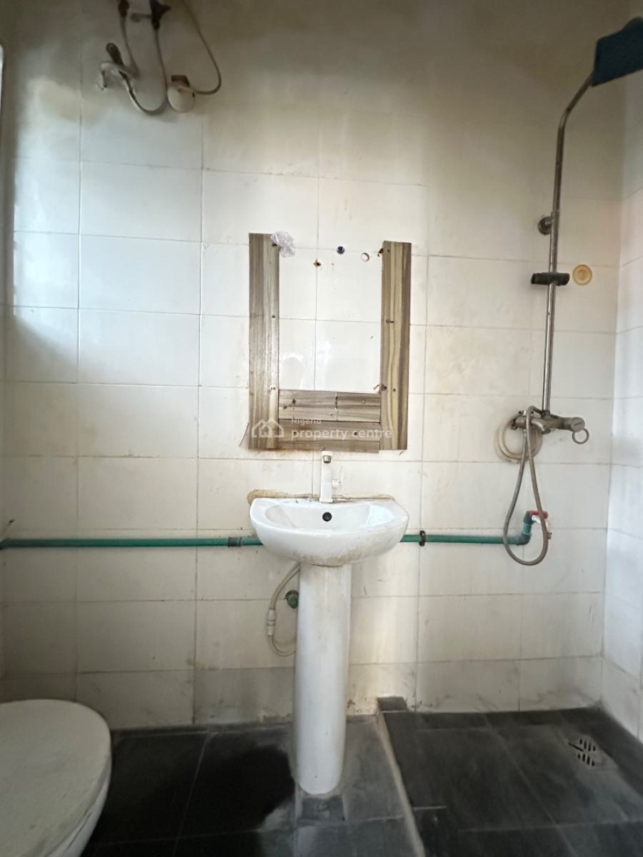 Spacious 2 Bedroom Flat, Illasan, Lekki, Lagos, Flat / Apartment for Rent